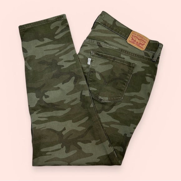Levi's Denim - Levi's Women's 18W Green Camouflage Skinny Jeans
